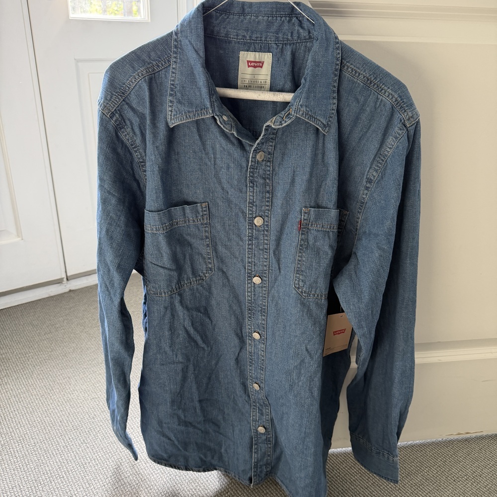 Levi’s shirt - NWT